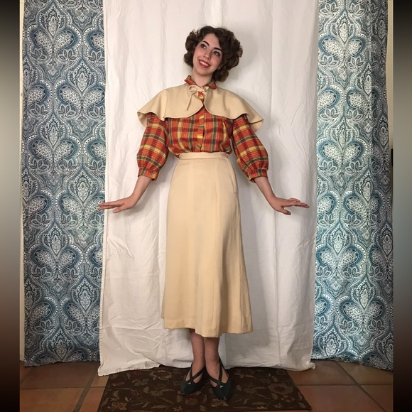 Vintage Dresses & Skirts - 1940s Beige Capelet and Skirt Set